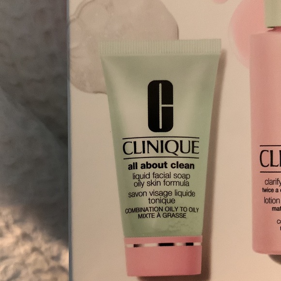 Clinique “3 Steps to Clean, Healthy Looking Skin” Combo Box - Picture 2 of 3